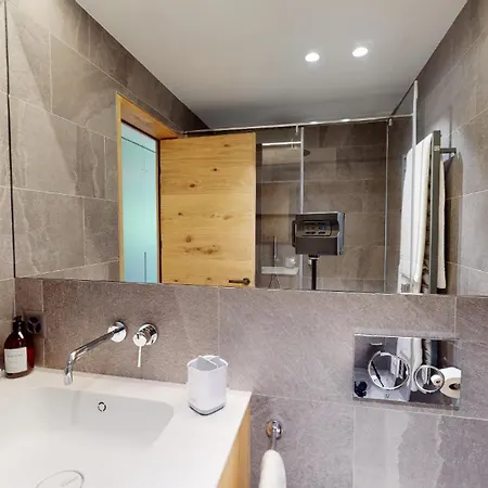 Cresta Ellie Apartamento *